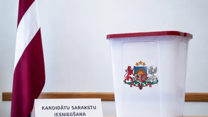 Vēlēšanu urna ar uzrakstu "Kandidātu sarakstu iesniegšana"