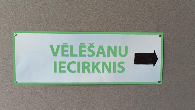 Trīs pašvaldību vēlēšanu iecirkņos konstatē problēmsituācijas