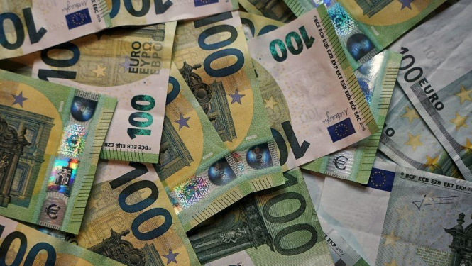 Valdība piešķir finansējumu parakstu vākšanas nodrošināšanai par apturētajiem likumiem