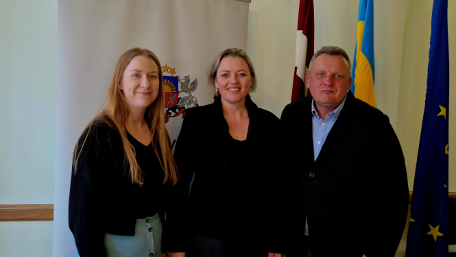 No kreisās uz labo, Lora Egle, PBLA projektu vadītāja, Kristīne Saulīte, CVK priekšsēdētāja, Jānis Andersons, PBLA pārstāvniecības vadītājs