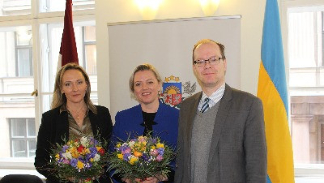 Ievēlē CVK priekšsēdētāja vietnieku un sekretāru