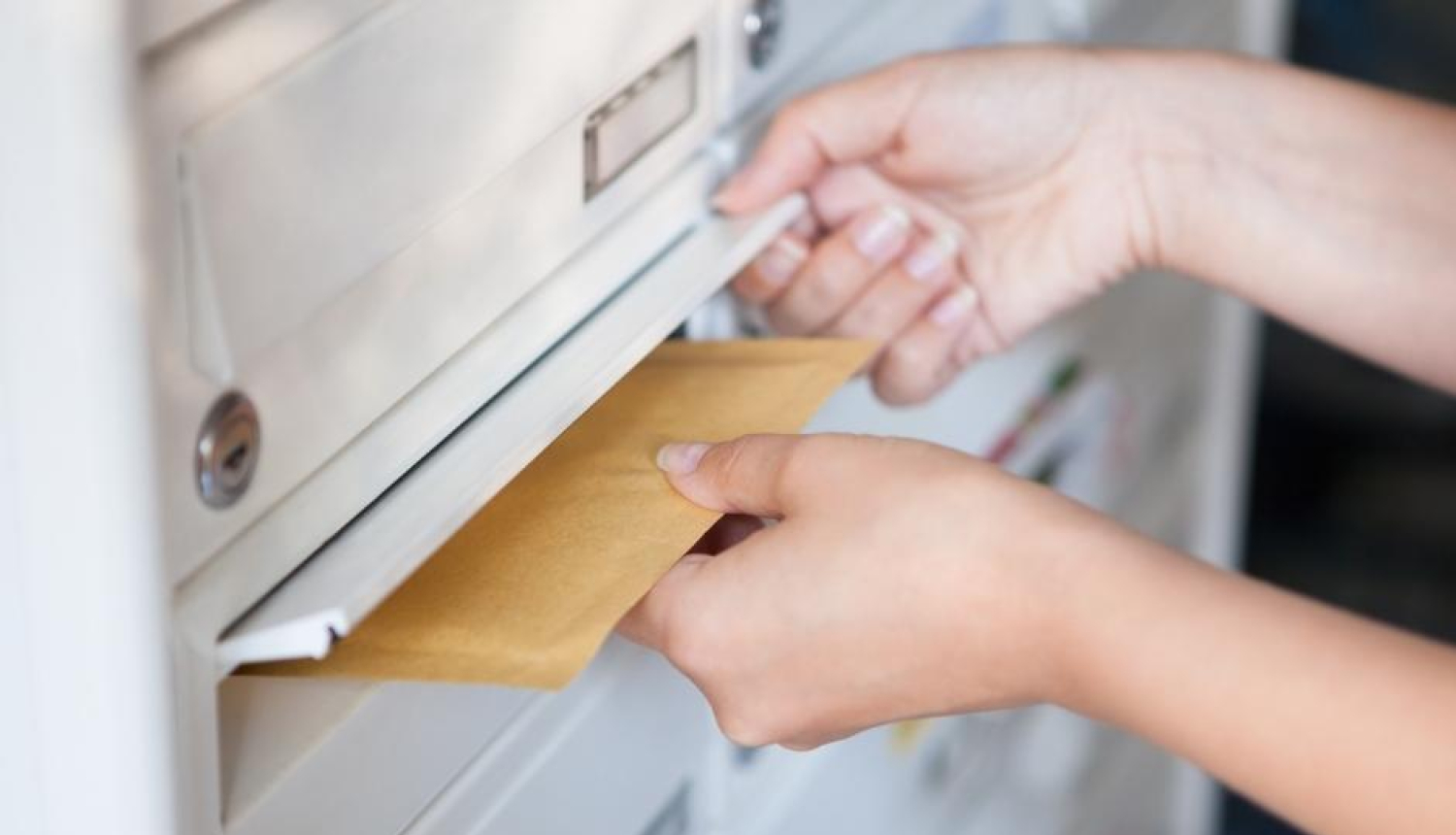 Nākamā gada pašvaldību vēlēšanās būs iespēja balsot pa pastu no ārvalstīm