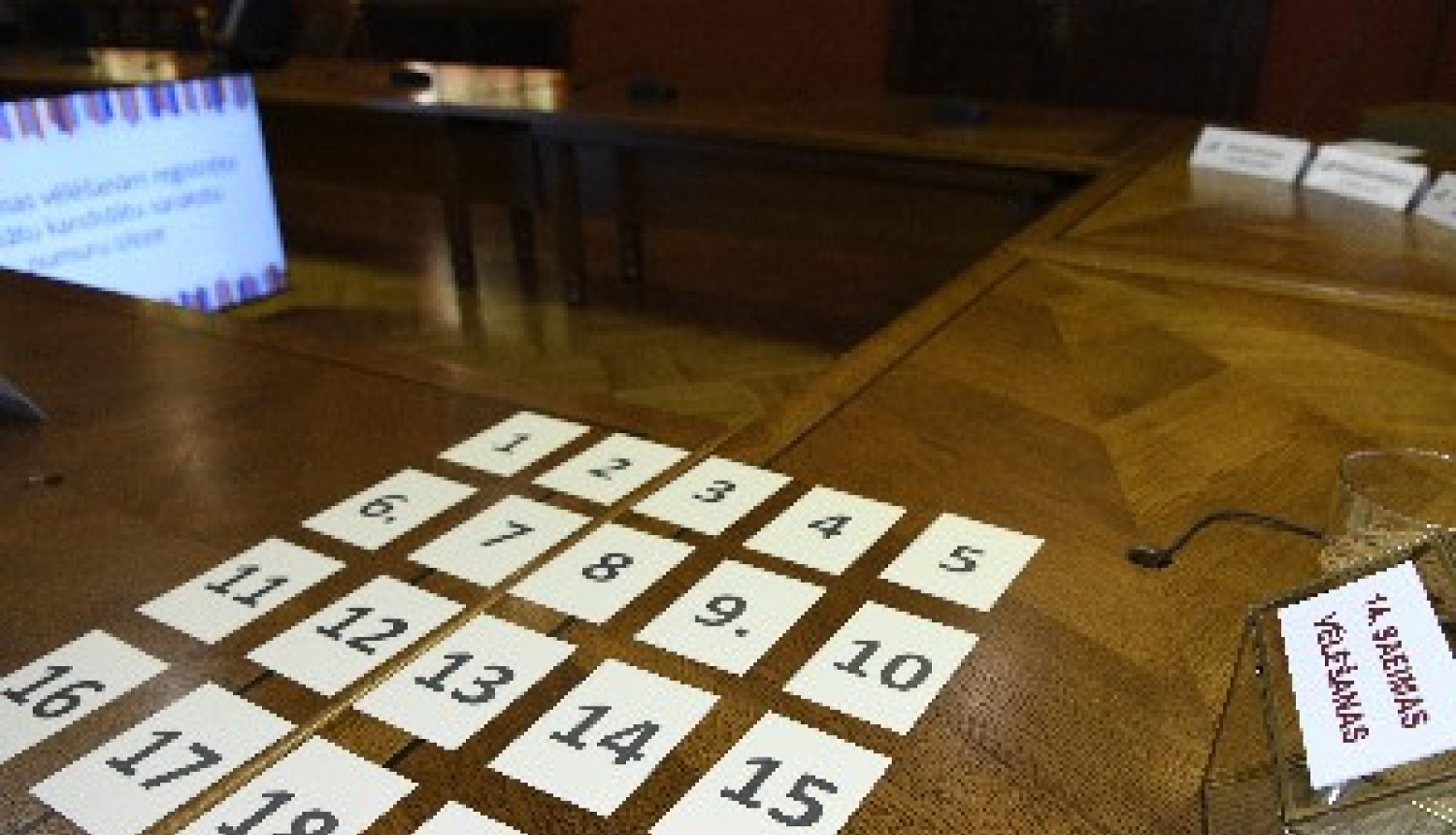 Izlozēti kandidātu sarakstu numuri 14. Saeimas vēlēšanām