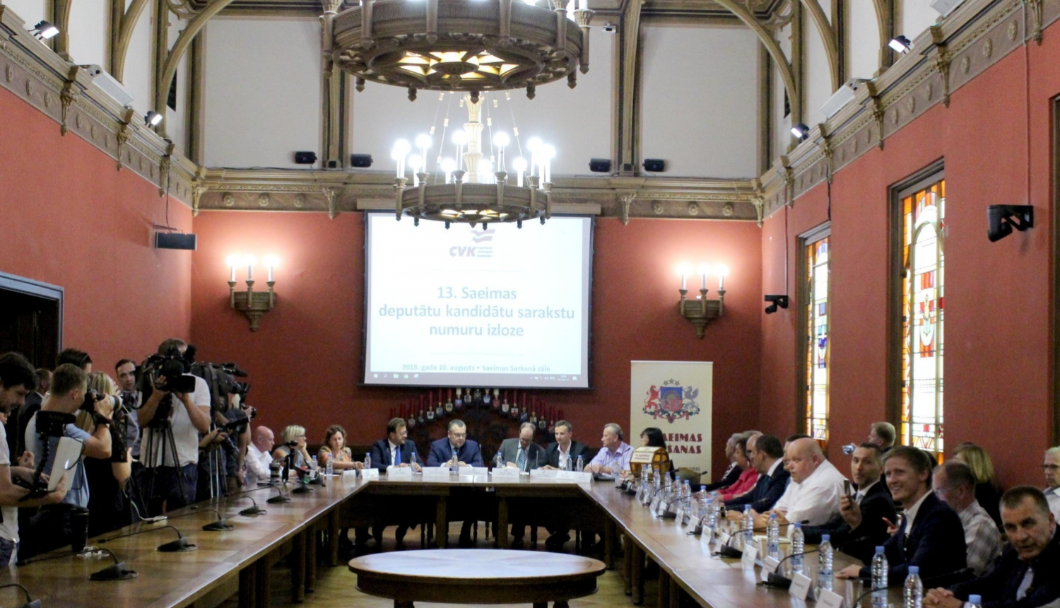 Izlozēti 13.Saeimas deputātu kandidātu sarakstu numuri